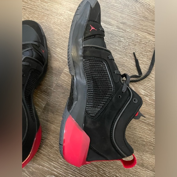 Men's Jordan Brand Black Air Jordan XXXVII Low Shoes - Picture 2 of 7